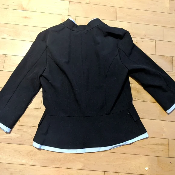 🌟Host Pick!🌟Monochrome Blazer - Picture 6 of 8